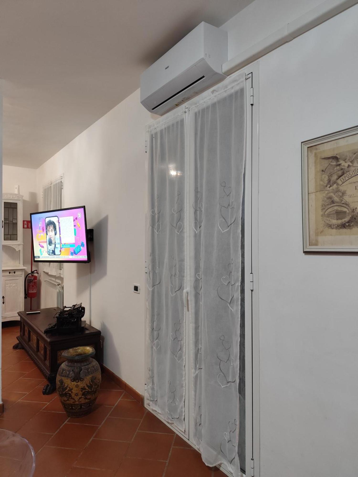 La Casa Di Giada, Appartamento In Villetta Con Aria Condizionata, Wi-Fi E Parcheggio Gratuito Poggi エクステリア 写真